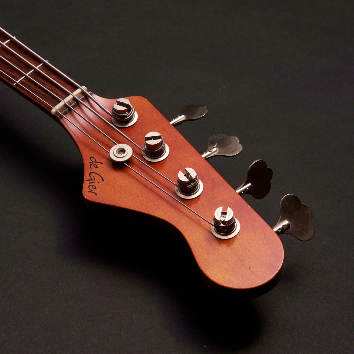 De Gier Bebop 4 Classic Roomboter Yellow Aged 4-string bass at Bass Freaks