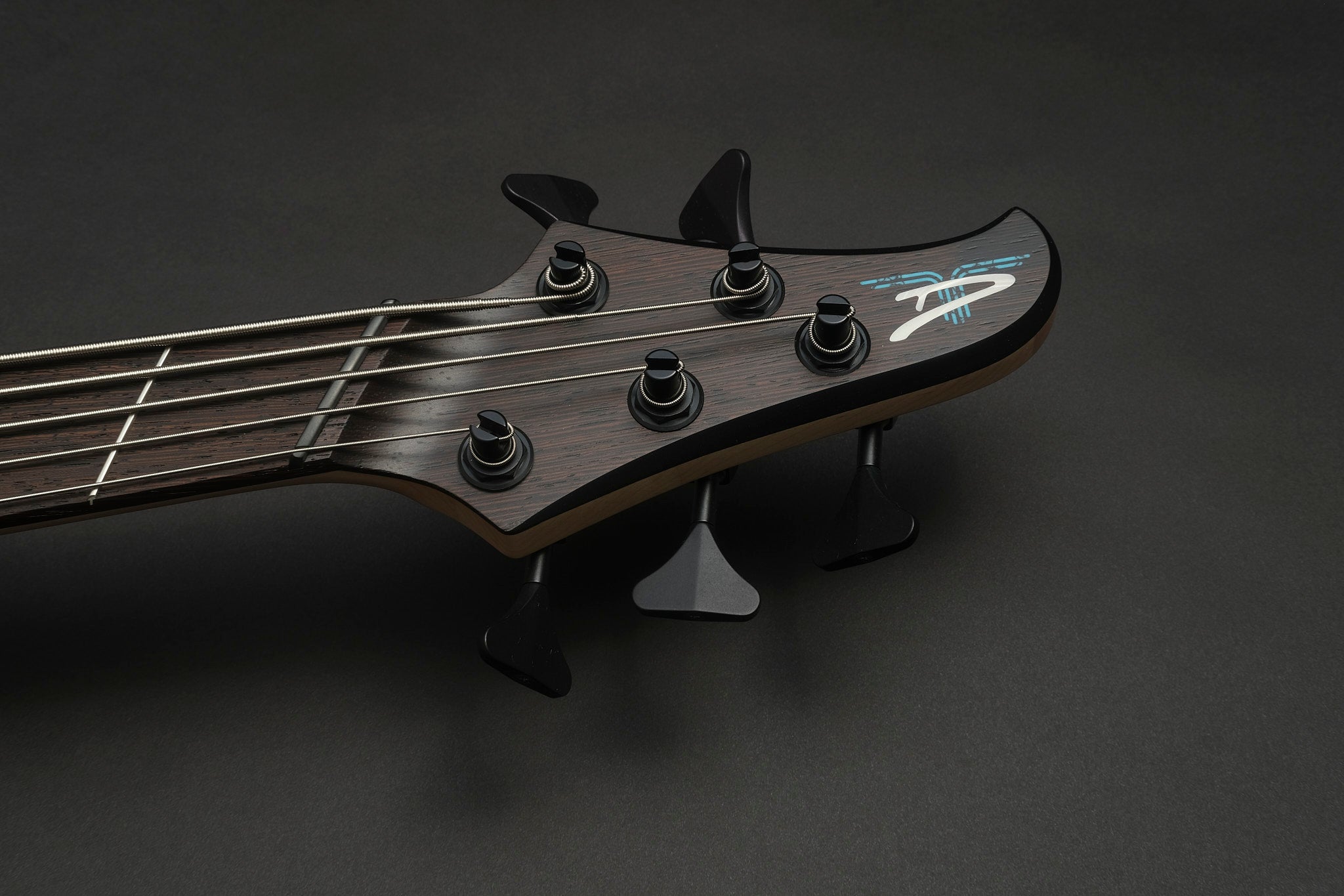 Dingwall D-roc Custom 5 - Midnight Burst finish - Bass Freaks