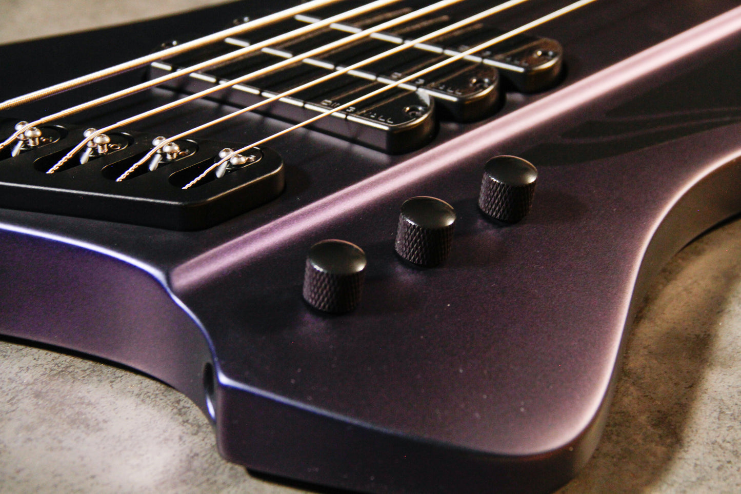 Dingwall Guitars D-Roc Standard 'blue to purple