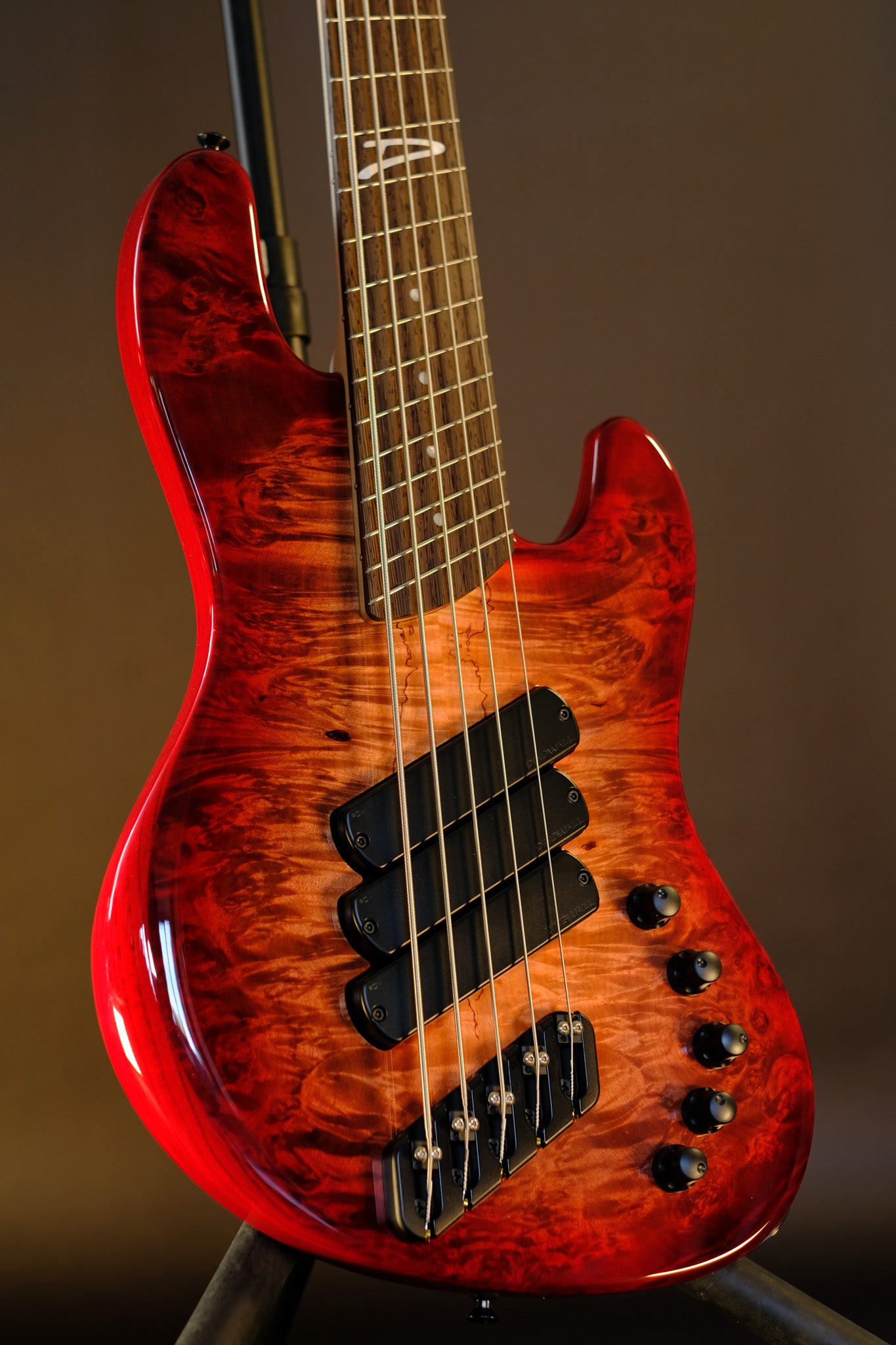 Dingwall Guitars Super Jazz 5 'Natural to Blood red'