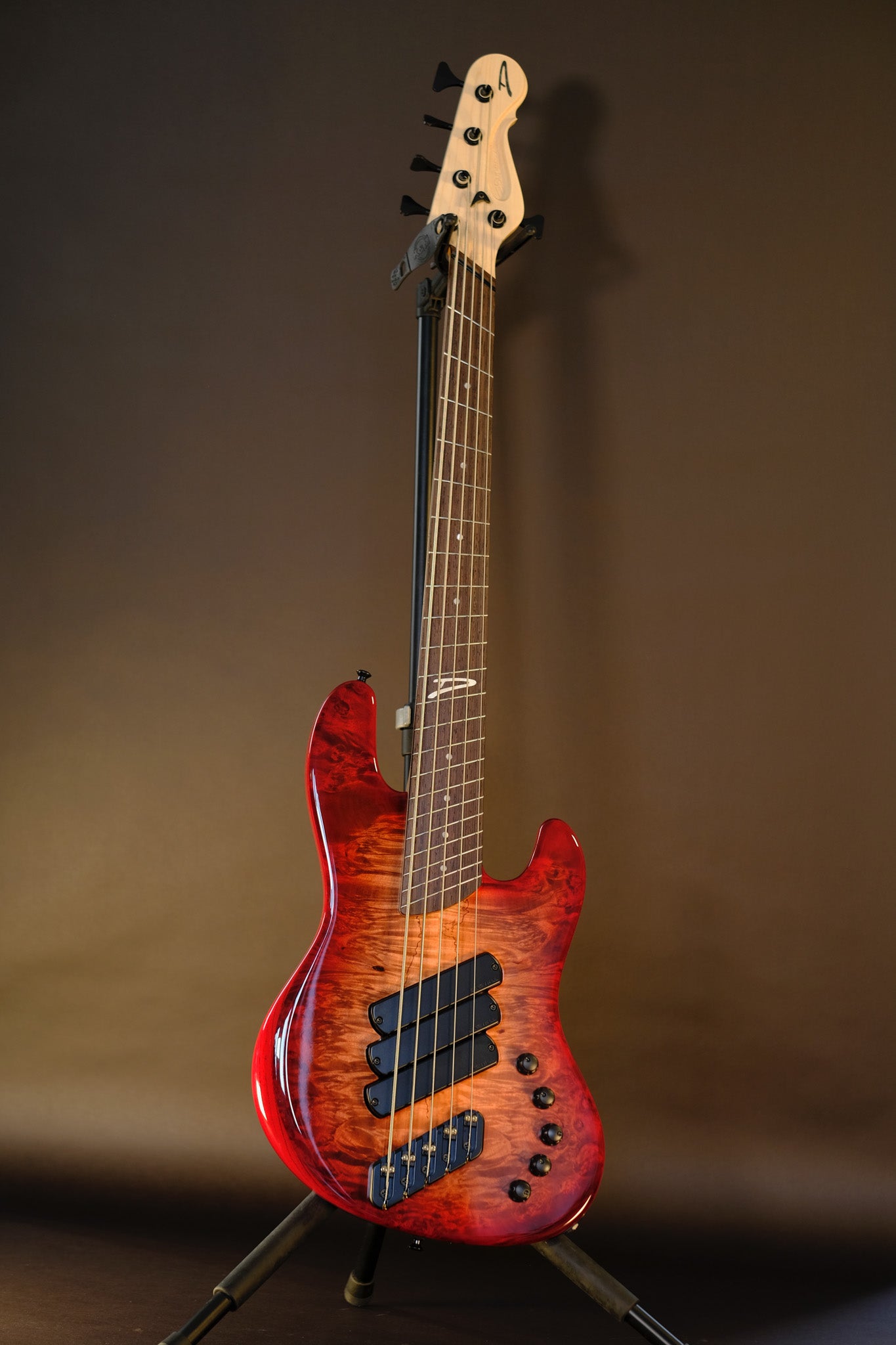 Dingwall Guitars Super Jazz 5 'Natural to Blood red'