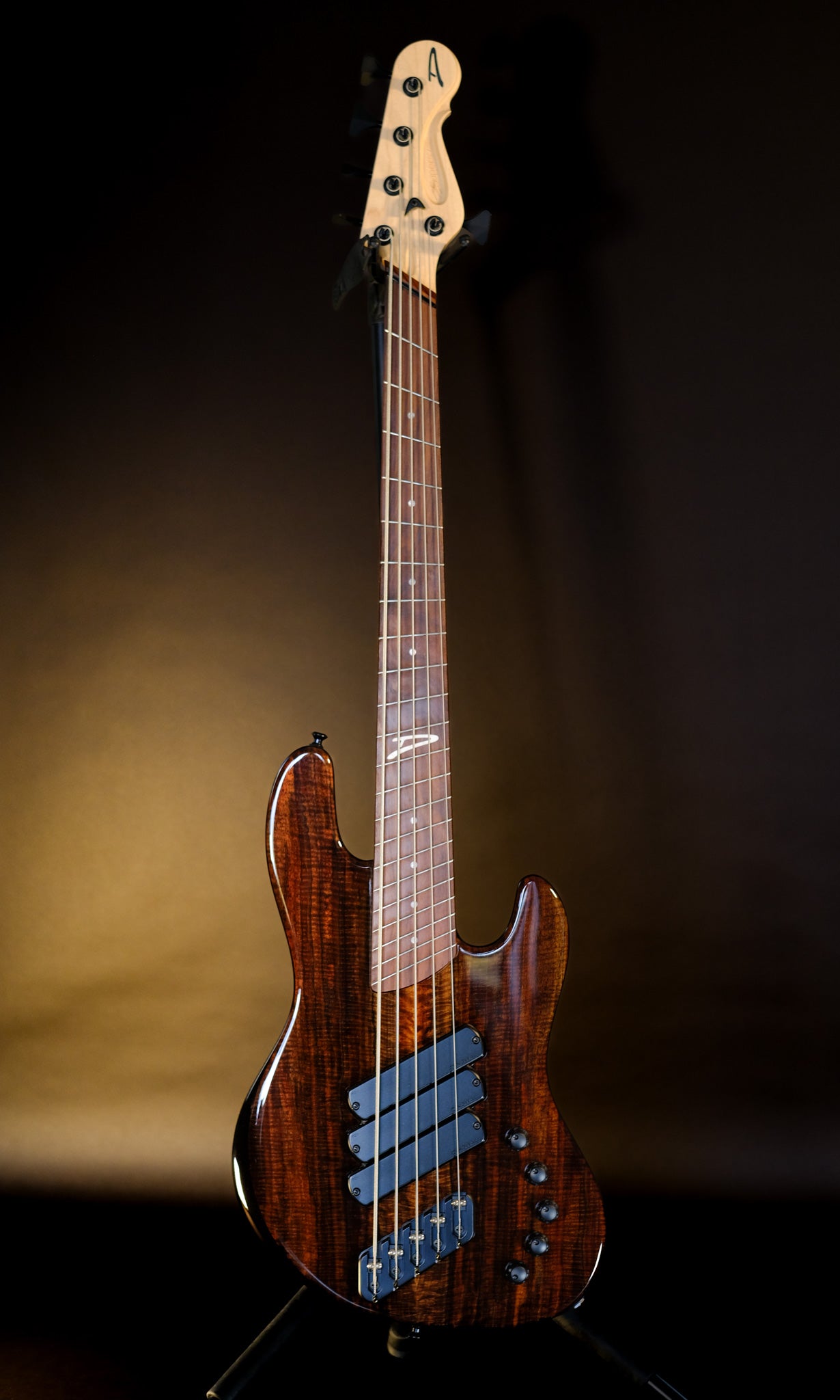 Dingwall Guitars Super Jazz 'Walnut'