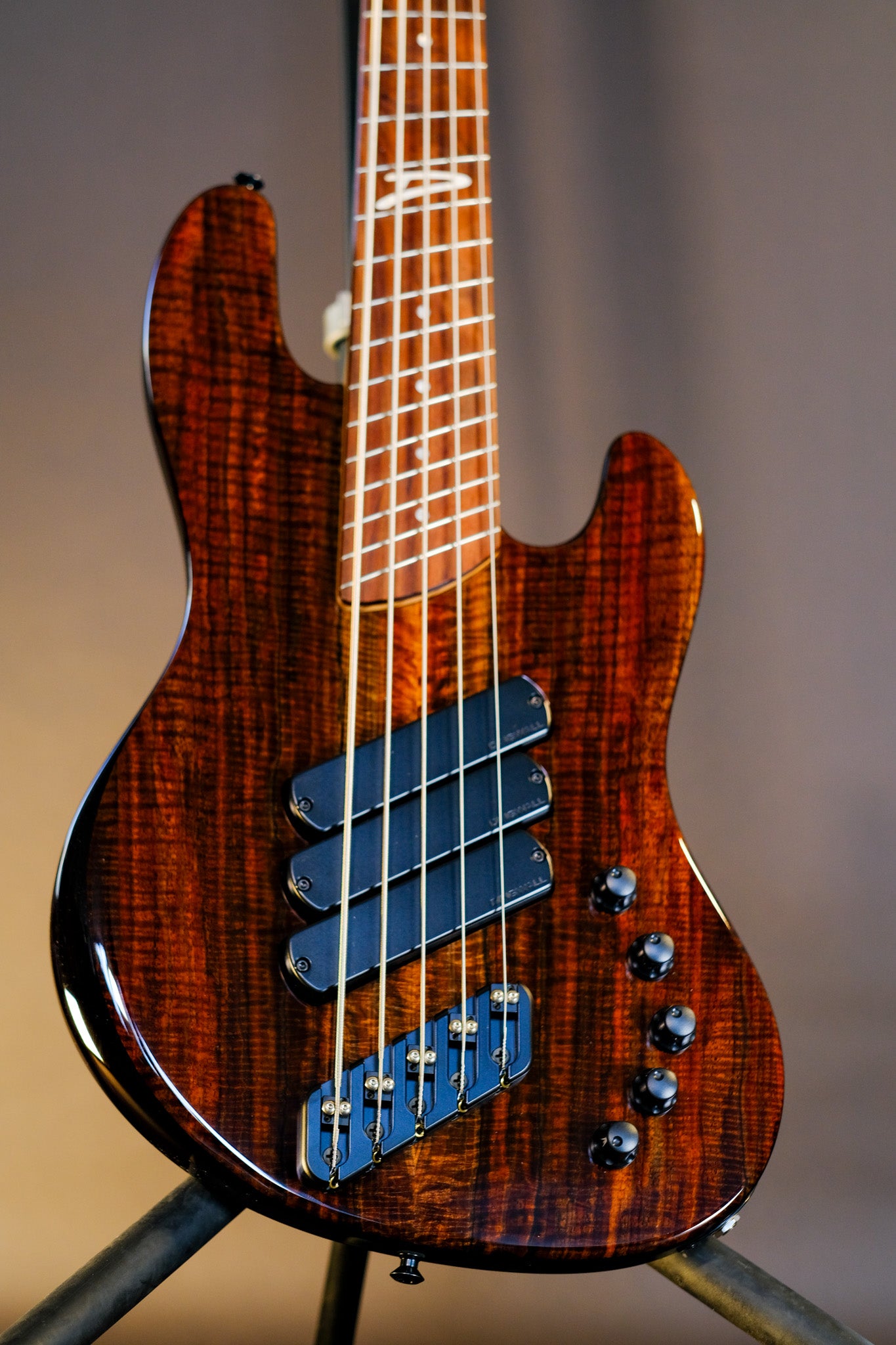 Dingwall Guitars Super Jazz 'Walnut'