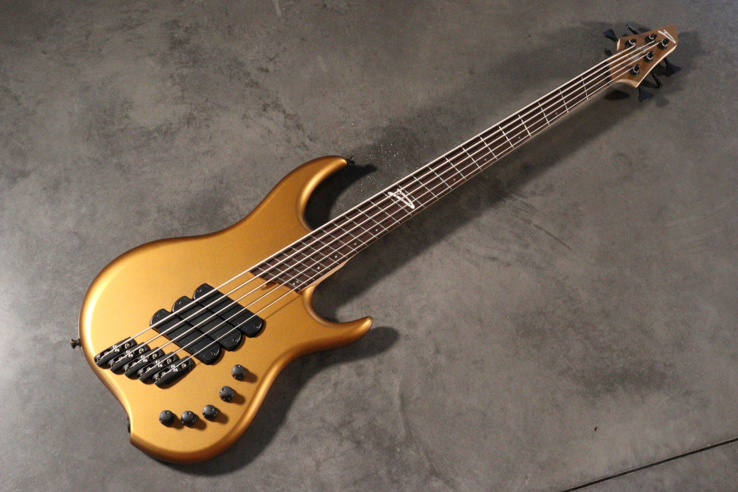 lee sklar bass gear Dingwall Guitars Lee Sklar