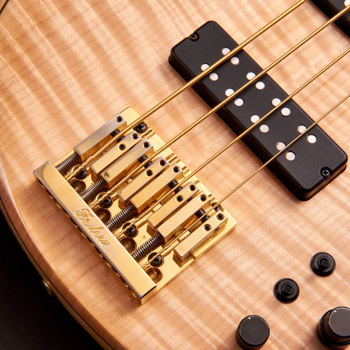 Fodera Monarch 4 Standard 2014 Two-Tone Flame Maple, basso elettrico 4 corde usato da Bass Freaks