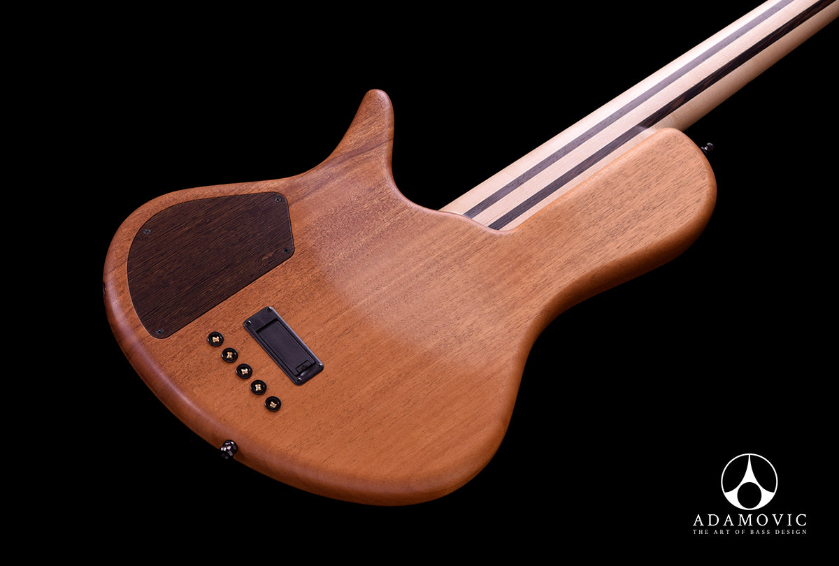 Adamovic Katana 5 - Pao Ferro