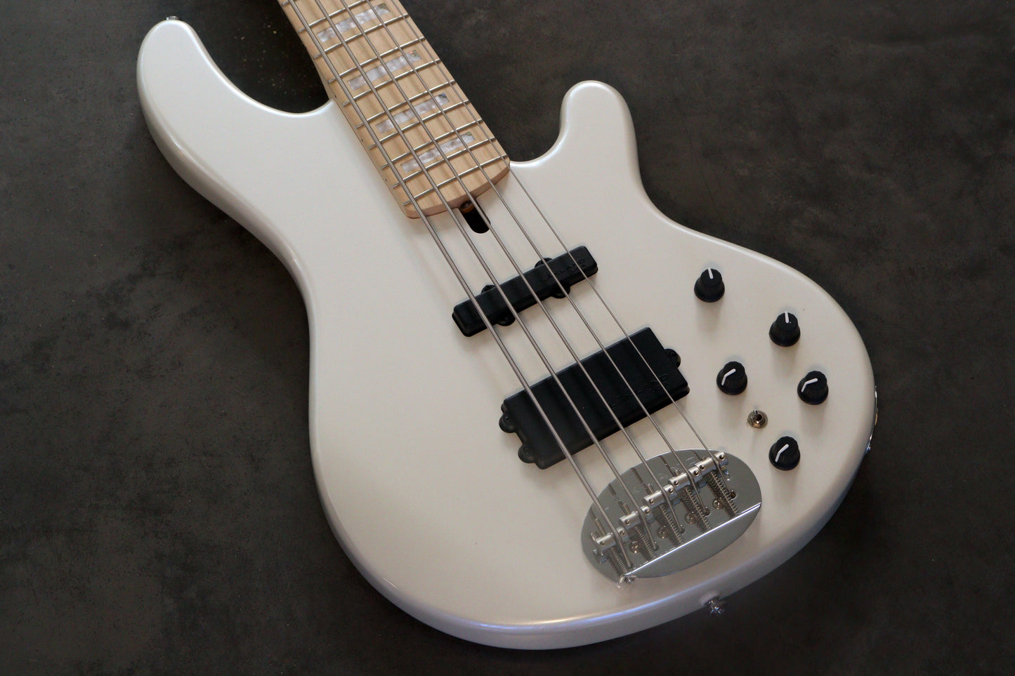 Lakland Basses Skyline 55-02 Custom 'White Pearl'