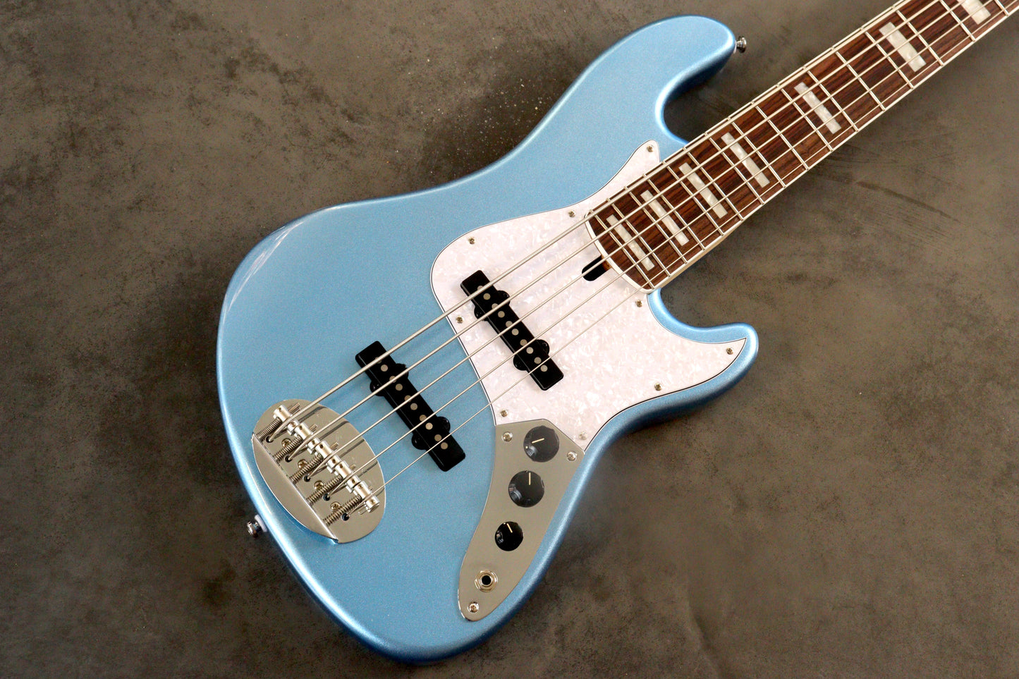 Lakland Basses Darryl Jones Skyline 'Lake Placid blue'