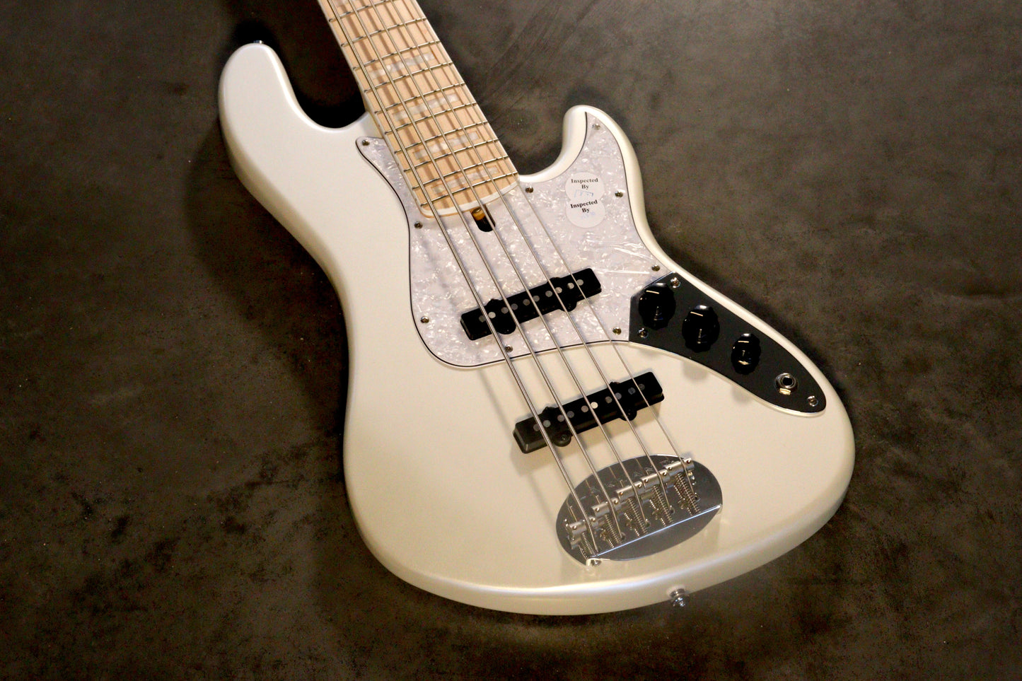 Lakland Basses Darryl Jones Skyline 'white pearl'