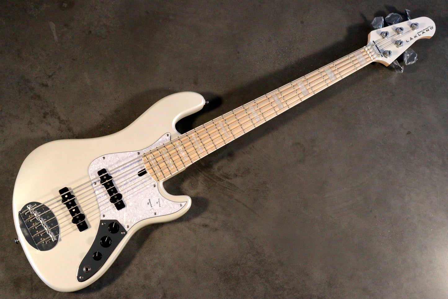 Lakland Basses Darryl Jones Skyline 'white pearl'