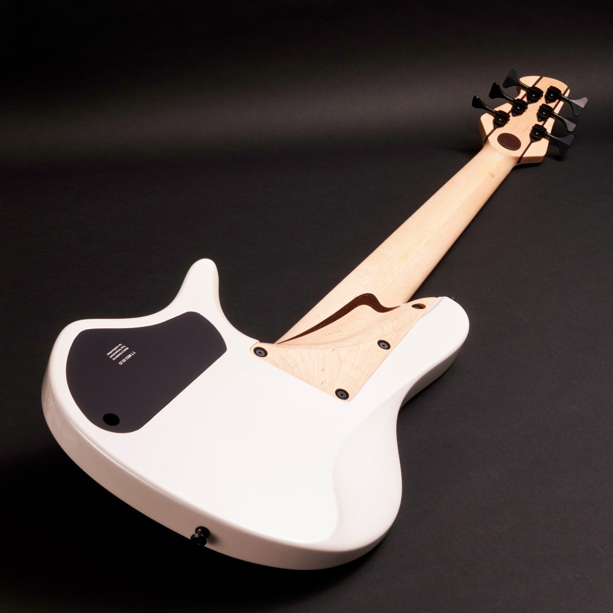 Mattisson Henrik Linder HL-6 White 6-string bass at Bass Freaks