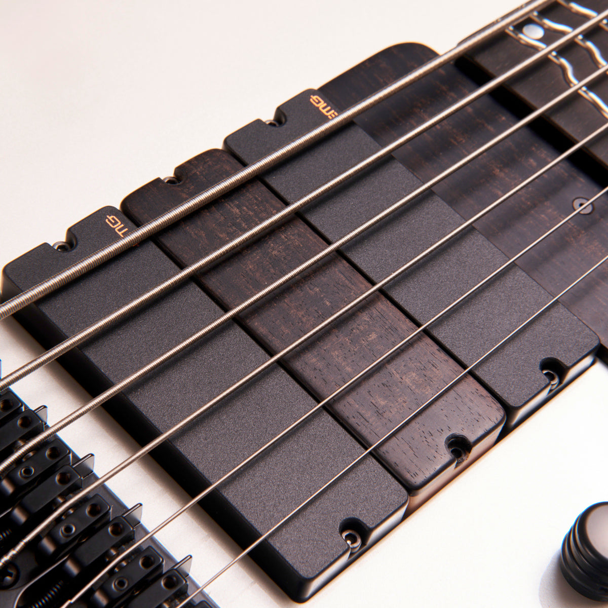 Mattisson Henrik Linder HL-6 White 6-string bass at Bass Freaks