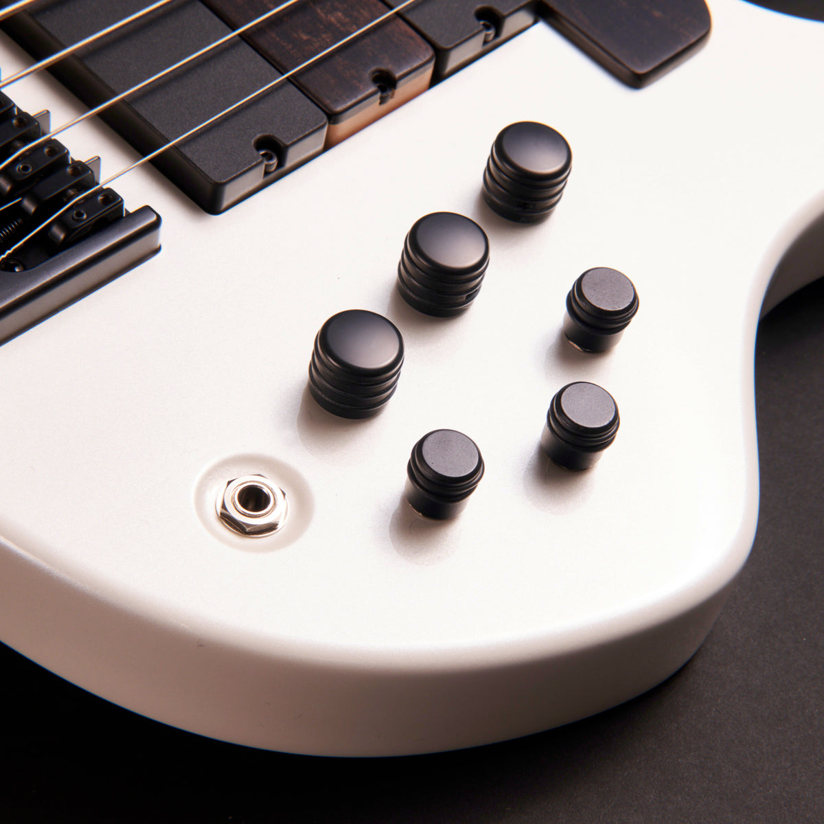 Mattisson Henrik Linder HL-6 White 6-string bass at Bass Freaks
