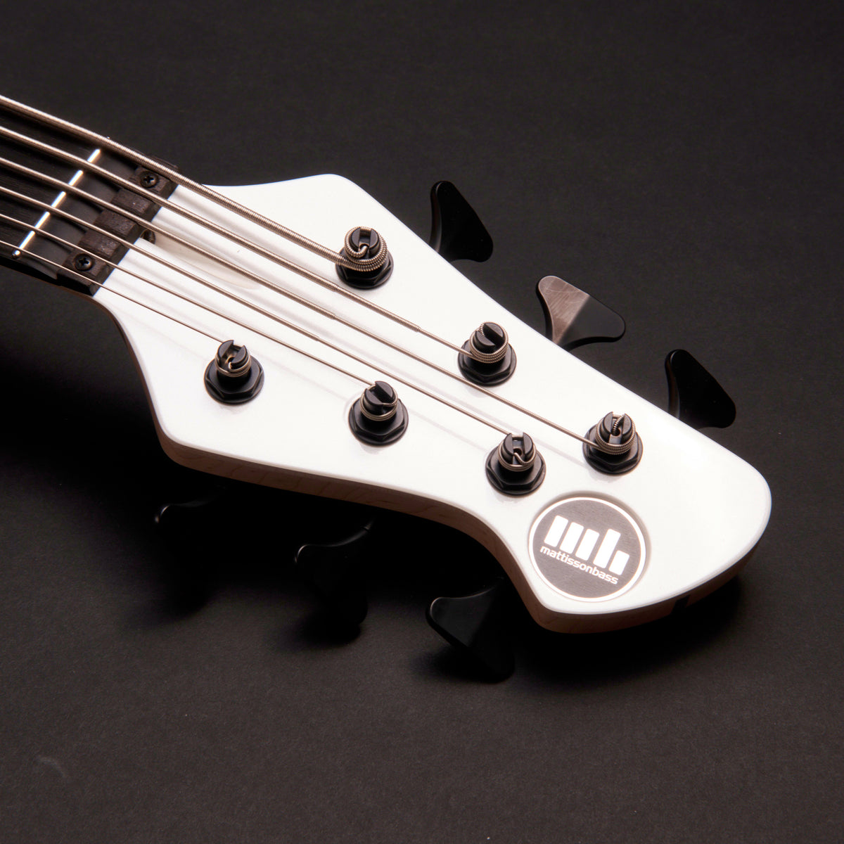 Mattisson Henrik Linder HL-6 White 6-string bass at Bass Freaks