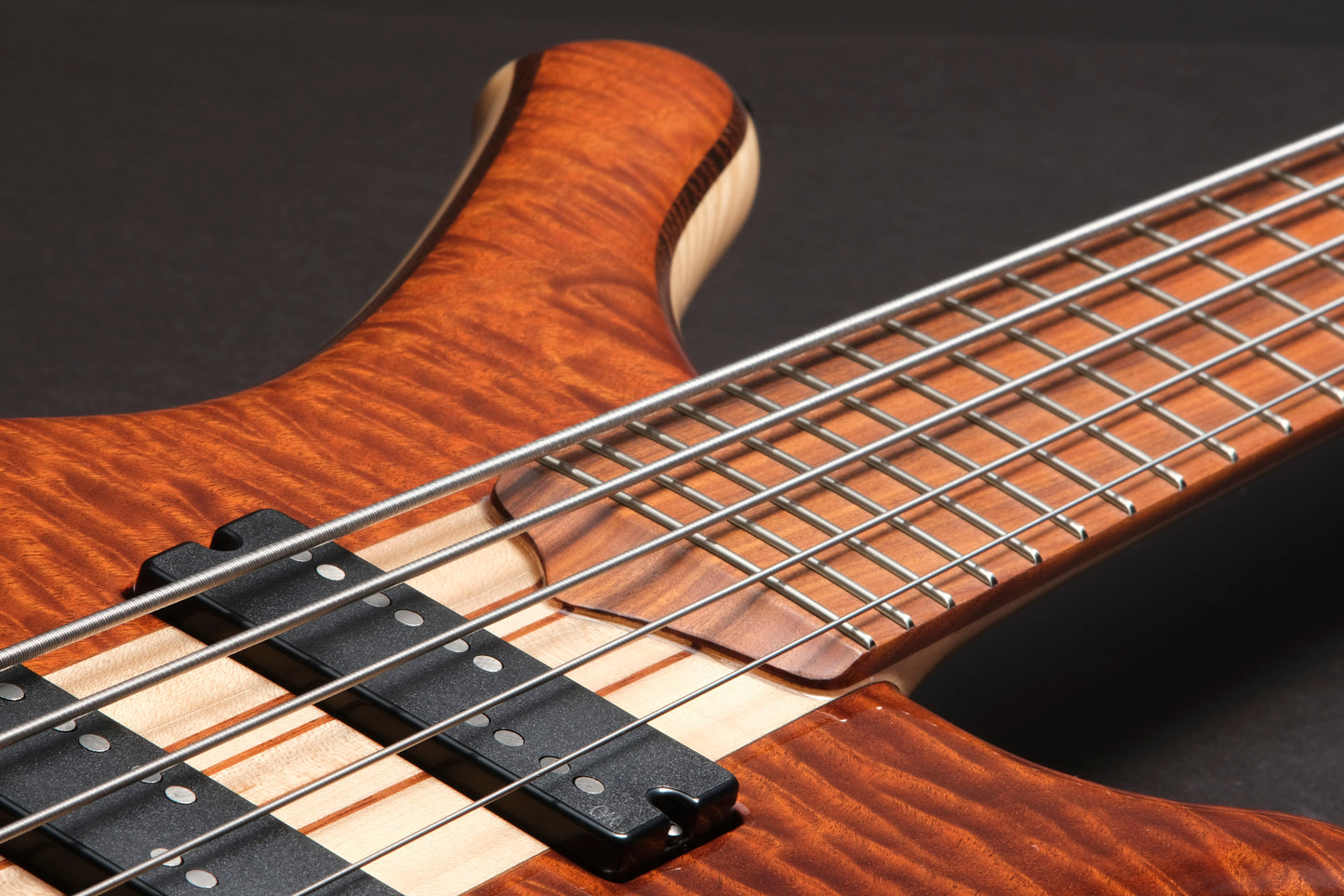 Mayones Comodous 5 - Walnut Master Grade Gloss