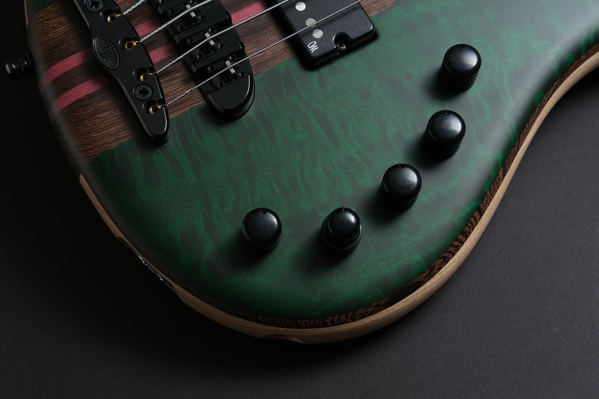 Mayones Patriot 5 Custom: Stunning Trans Emerald-Green - Bass Freaks