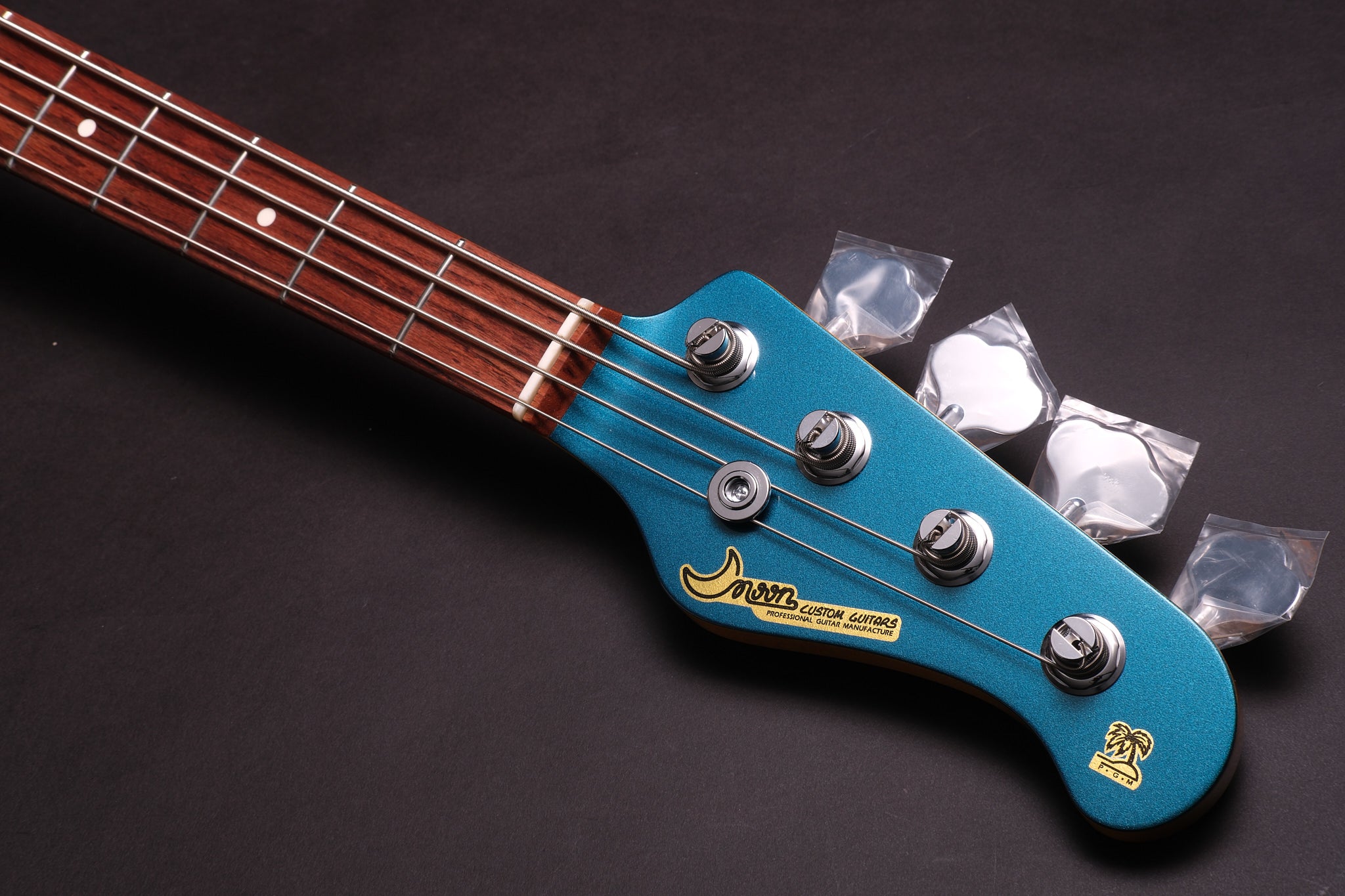 Moon PB-4 Classic - Blue Turquoise - Bass Freaks