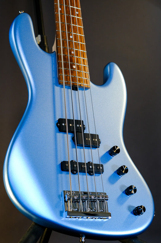 Sadowsky MetroLine Verdine White 'Ice blue'