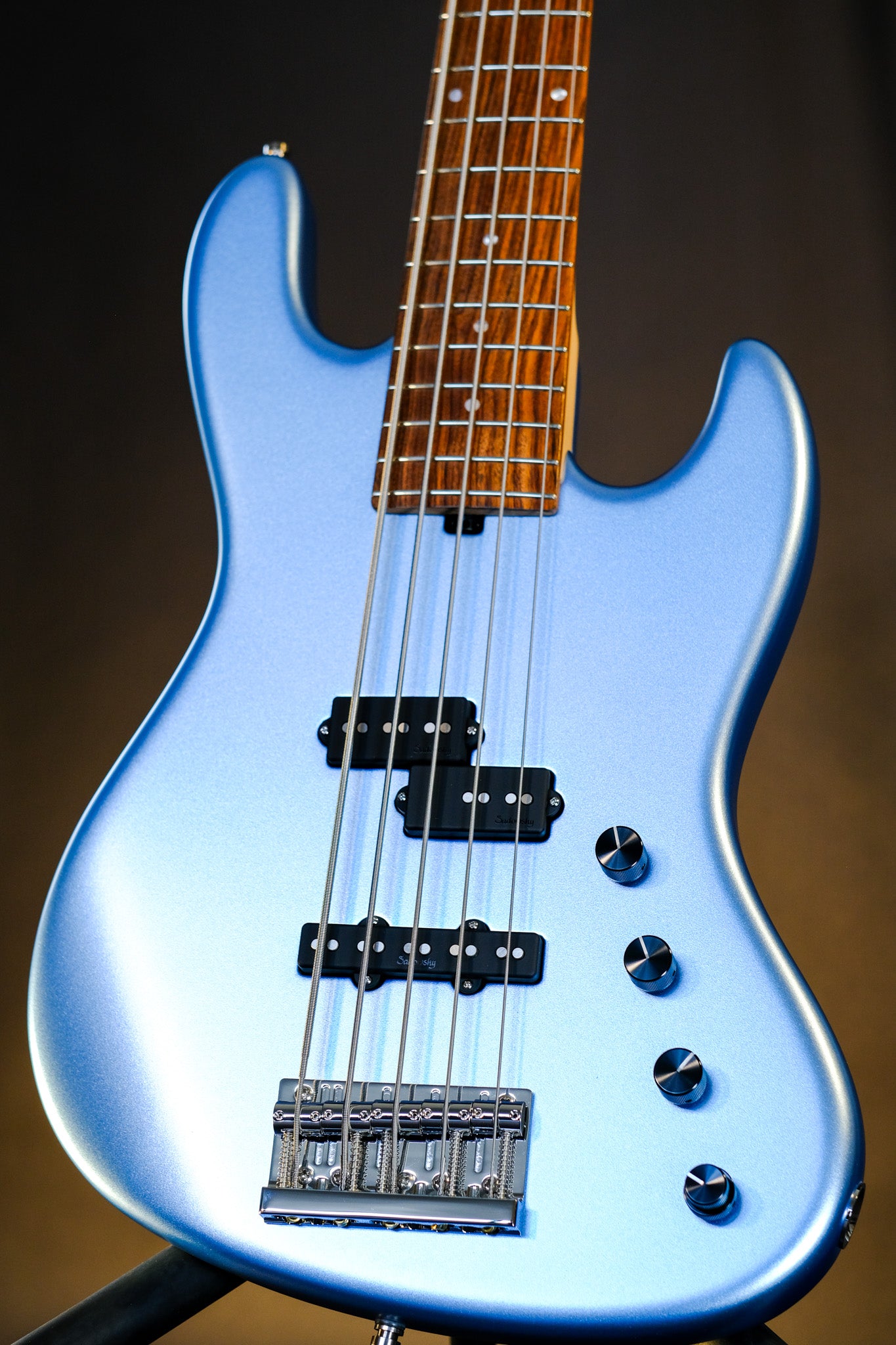 Sadowsky MetroLine Verdine White 'Ice blue'