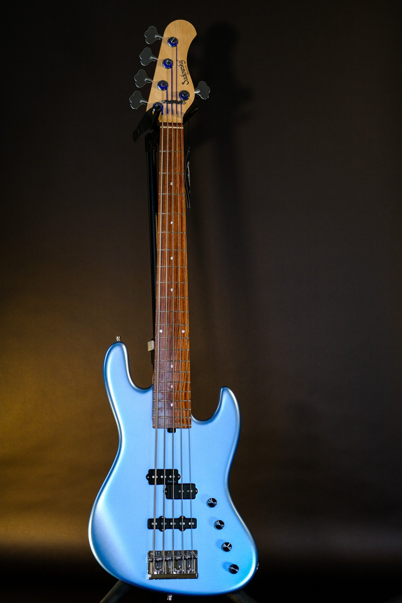 Sadowsky MetroLine Verdine White 'Ice blue'