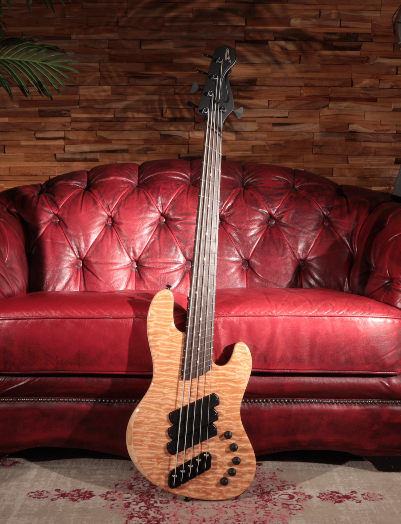 Dingwall Guitars Super Jazz 5 'quilted Maple'