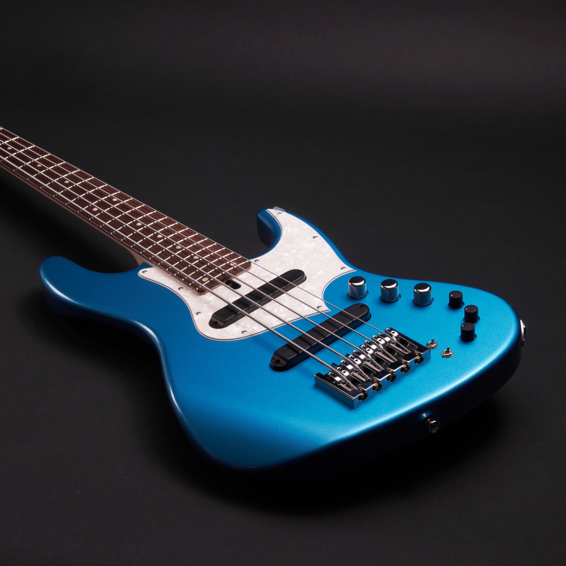 Xotic XJ-1T 5 Lake Placid Blue bass at Bass Freaks