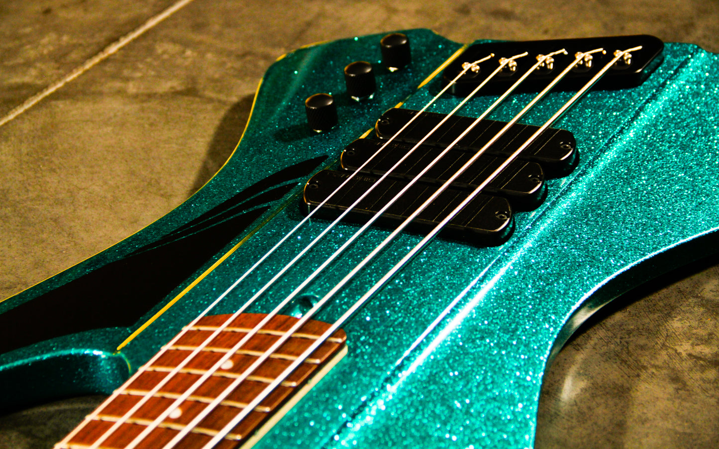 Dingwall Guitars D-Roc Standard 5 'Aquamarine Metal Flake'