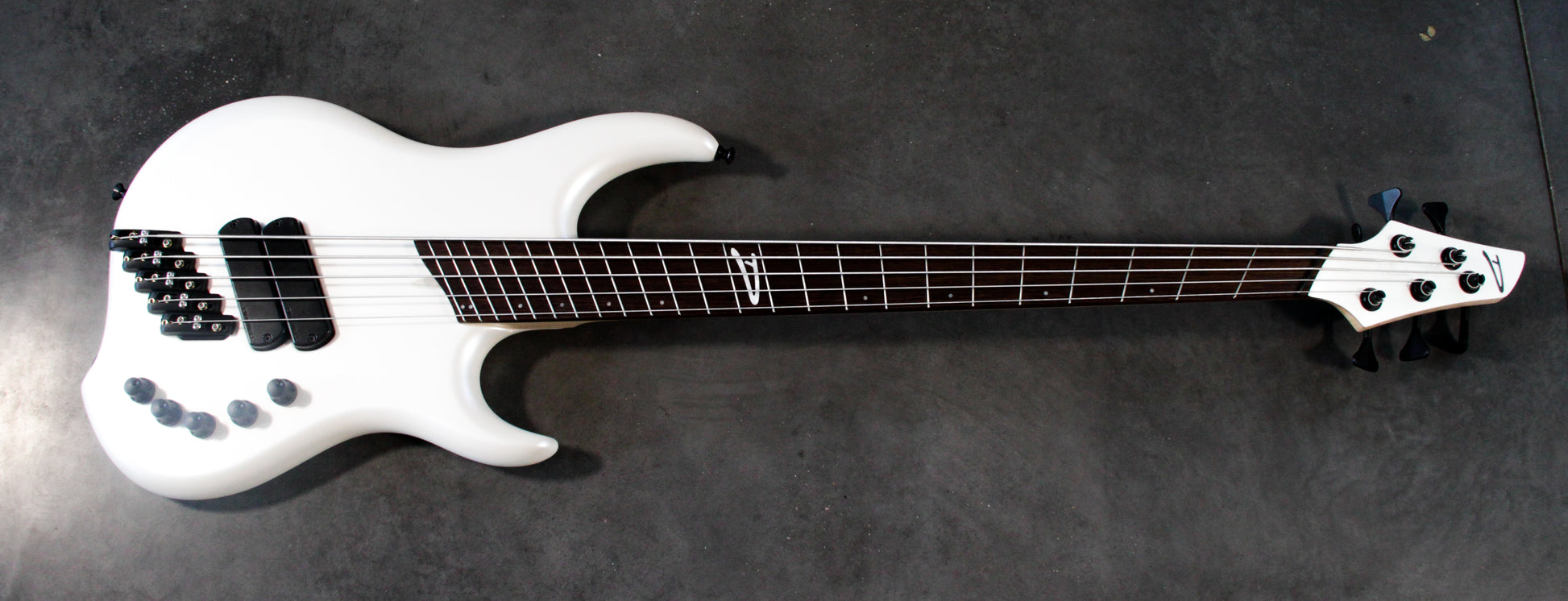 lee sklar bass gear Dingwall Guitars Lee Sklar Signature Bass Guitar