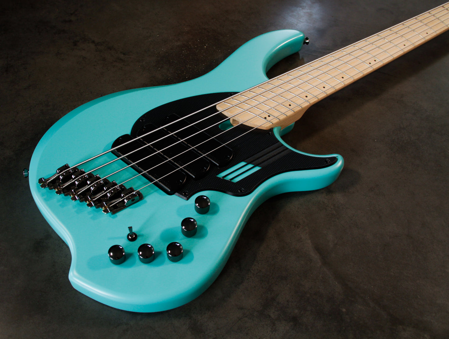 DINGWALL GUITARS NG3 NOLLY SIGNATURE 5 STRINGS ‘Celestial Blue matte’ (2 pieces 2 3 weeks)