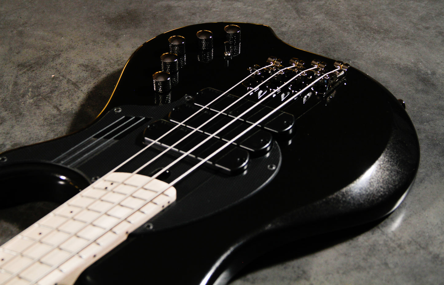 Dingwall guitars NG3 NOLLY SIGNATURE 4 STRING 'Metallic Black'