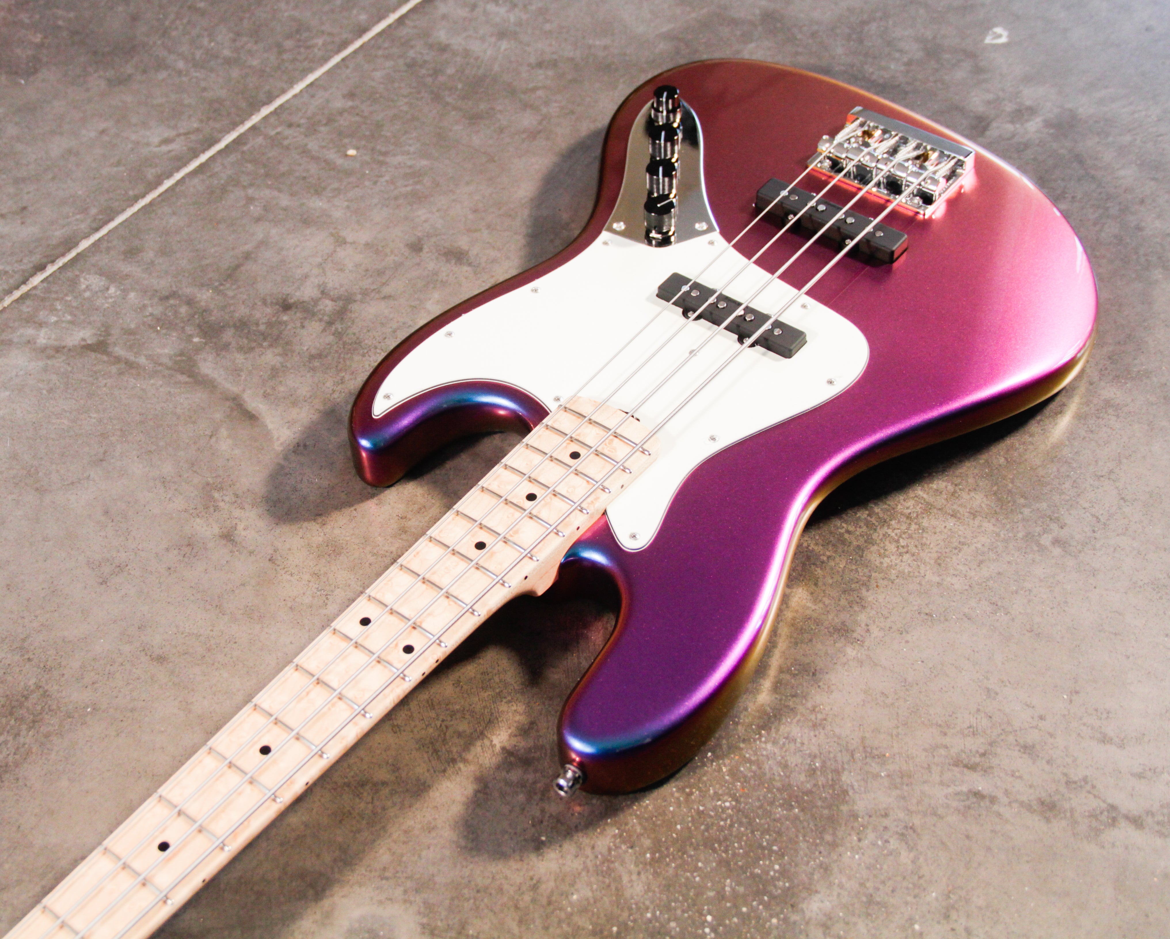 Purple fender online jazz bass