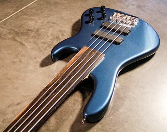 Sadowsky Modern 5-24 'Dark Lake Placid Blue'