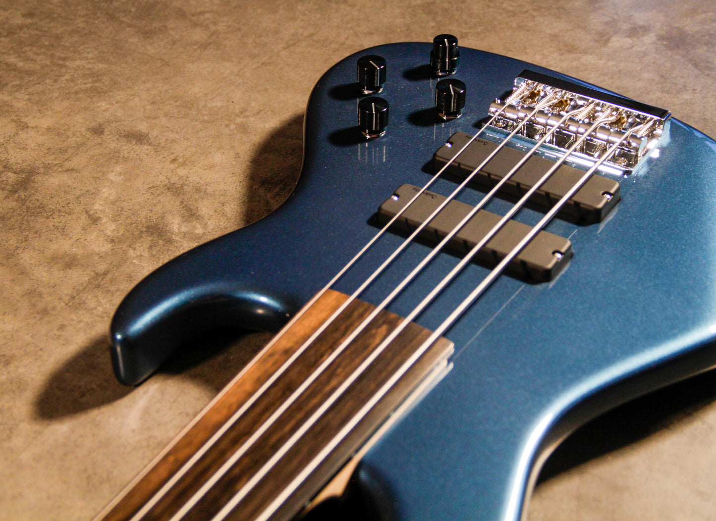 Sadowsky Modern 5-24 'Dark Lake Placid Blue'